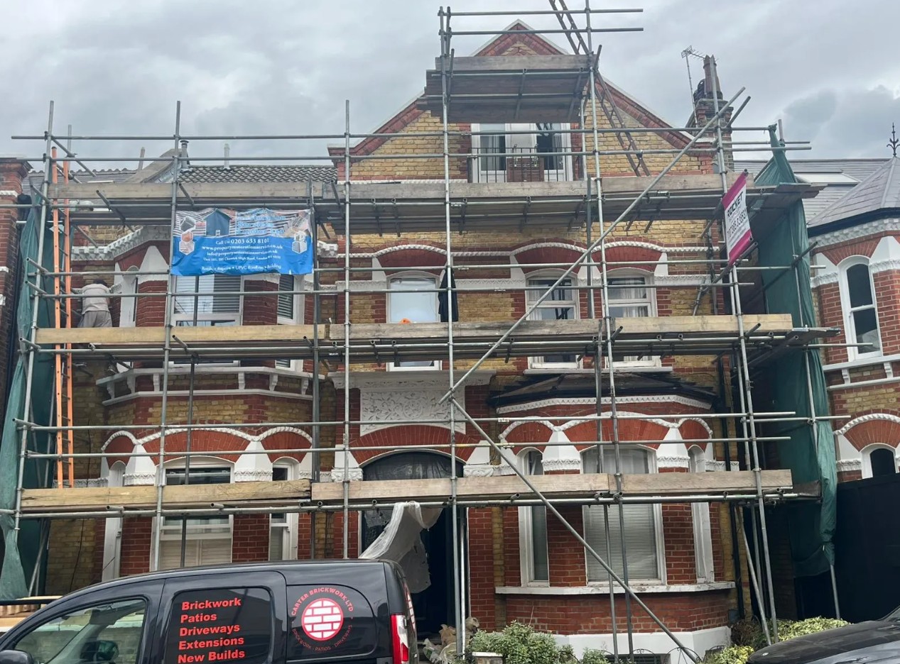 Roofers Tooting