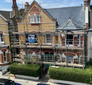 Roofer In Chiswick 