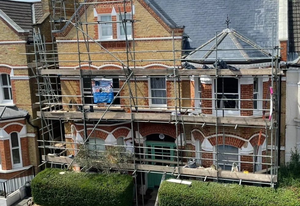 Roofer In Chiswick